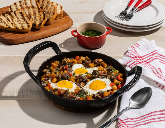 Huevos Revueltos con Bistec y Papas